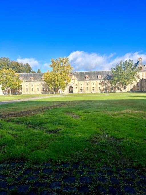 Cozy Flat In Castle Near Fontainebleau - 10 Min Apartamento Fleury-en-Biere Exterior foto