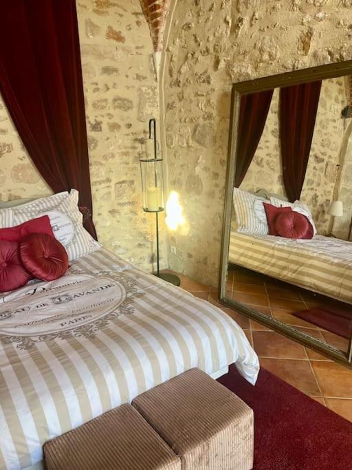 Cozy Flat In Castle Near Fontainebleau - 10 Min Apartamento Fleury-en-Biere Exterior foto